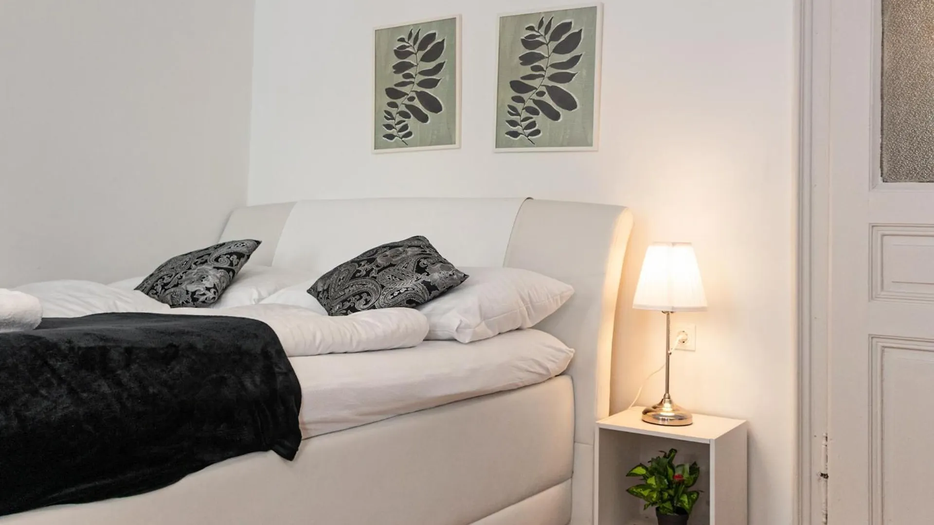 Comfortable 2Br Apt Central And Well Connected Vienna Apartment